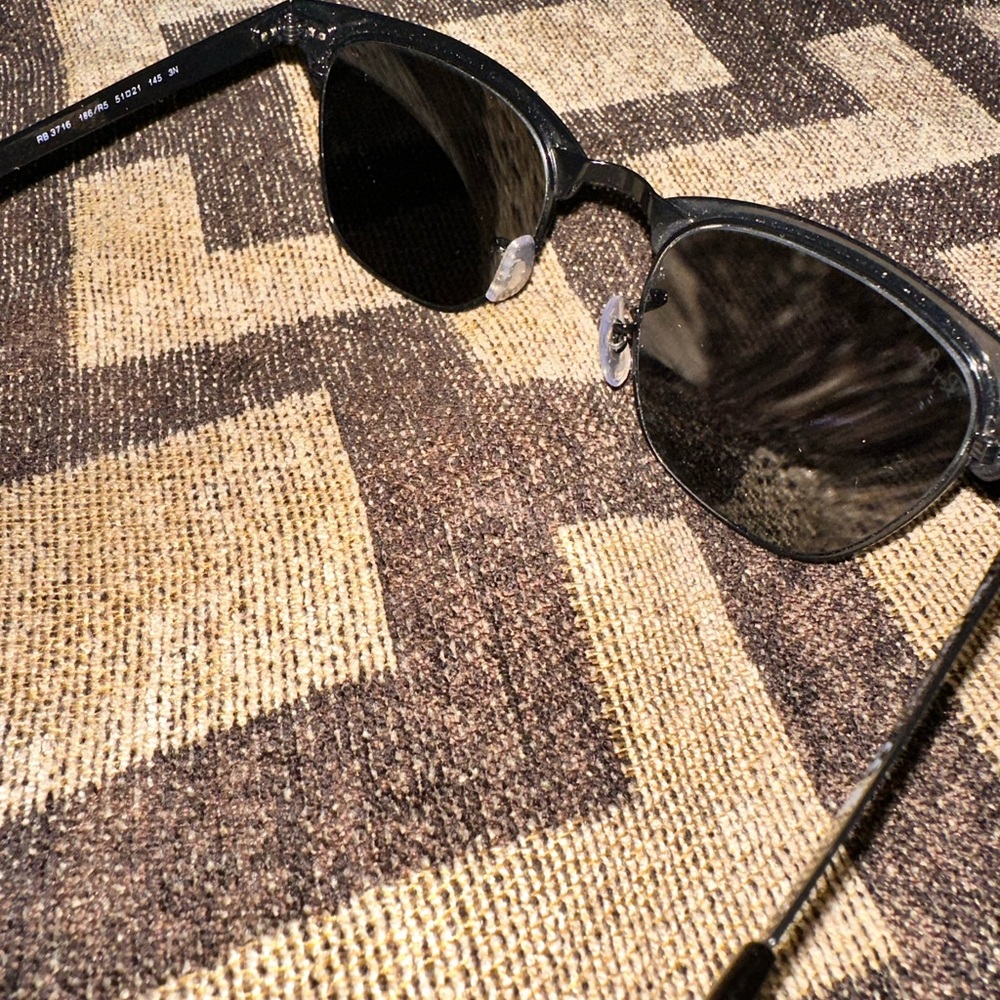 Ray Bans - Picture 2 of 7